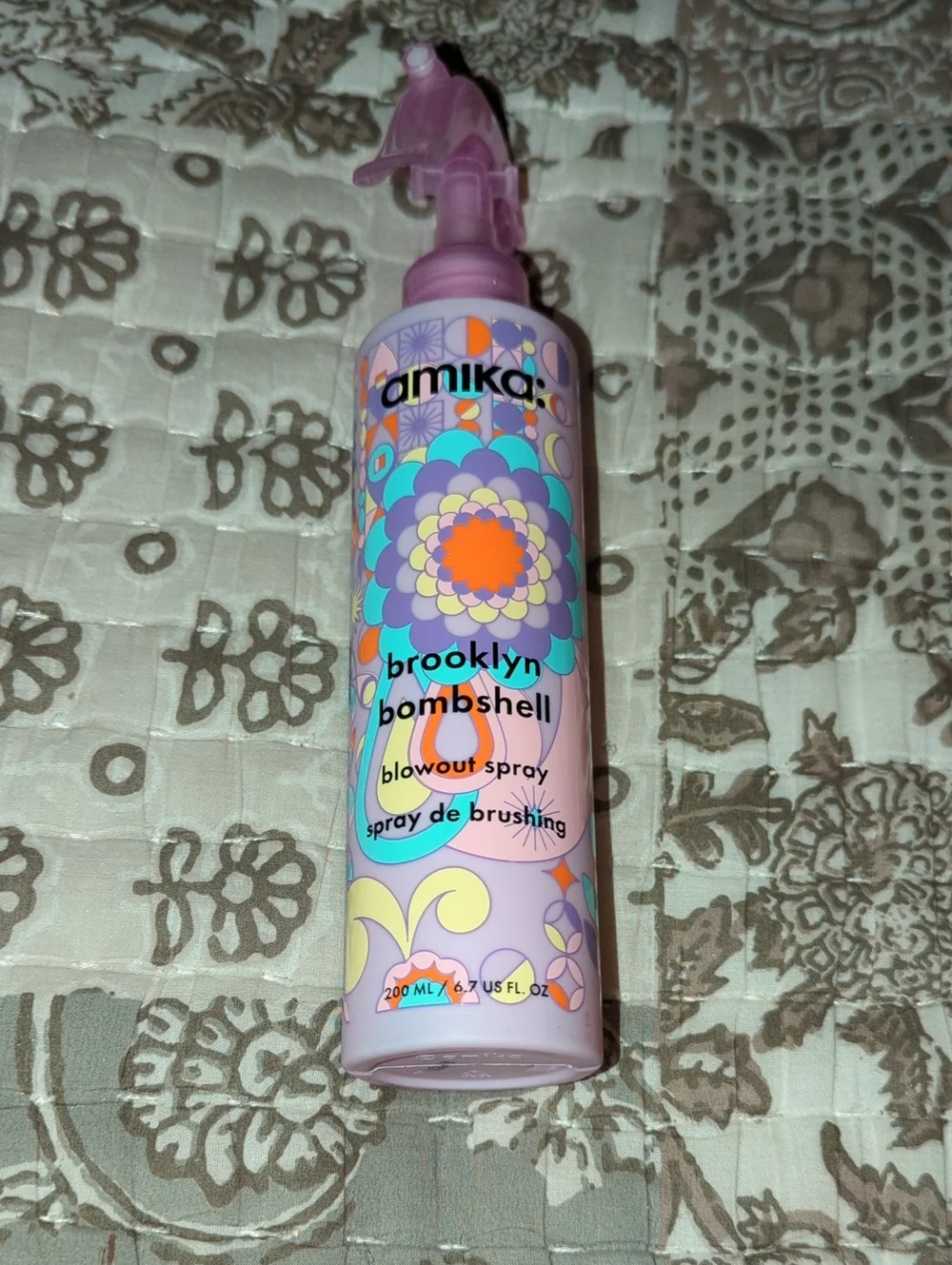 amika Brooklyn Bombshell Blowout Spray - Purple Pink